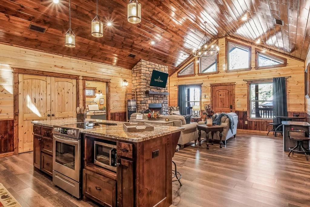 Large Luxury 2Br Cabin W Hot Tub Double Trouble Was Designed For Fun Comfort And Memories Minutes From Buzzling Hochatown And Beautiful Beaver Bend State Park Broken Bow Esterno foto