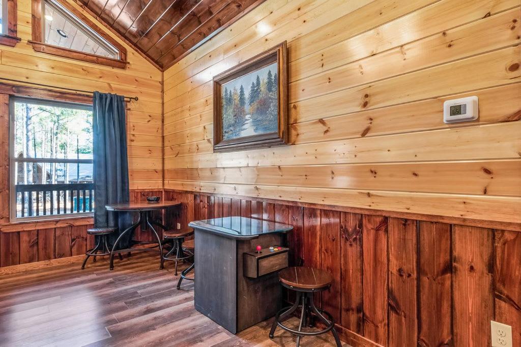 Large Luxury 2Br Cabin W Hot Tub Double Trouble Was Designed For Fun Comfort And Memories Minutes From Buzzling Hochatown And Beautiful Beaver Bend State Park Broken Bow Esterno foto