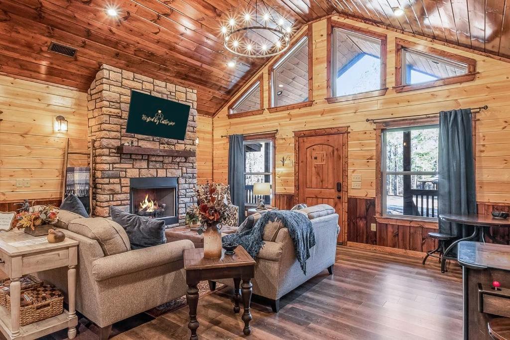 Large Luxury 2Br Cabin W Hot Tub Double Trouble Was Designed For Fun Comfort And Memories Minutes From Buzzling Hochatown And Beautiful Beaver Bend State Park Broken Bow Esterno foto