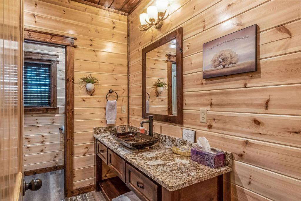 Large Luxury 2Br Cabin W Hot Tub Double Trouble Was Designed For Fun Comfort And Memories Minutes From Buzzling Hochatown And Beautiful Beaver Bend State Park Broken Bow Esterno foto